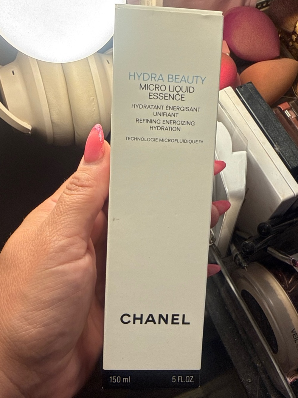 CHANEL Hydra Beauty Micro Liquid Essence - White & Black - Picture 2 of 3